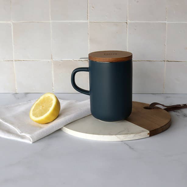 BLUE JULIET STONEWARE POT WITH ACACIA LID