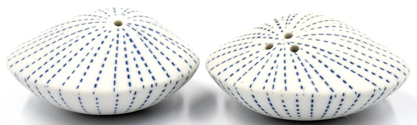 SP072W26 SEA SHELL SALT AND PEPPER SHAKER - WO 26