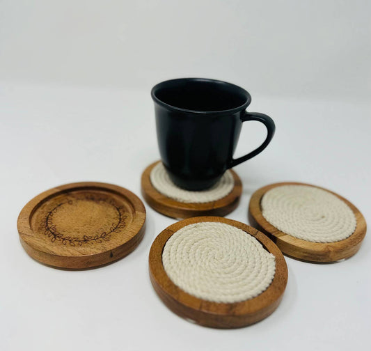 4pc Wooden Rnd Coaster set with absorbent ivory matte inside